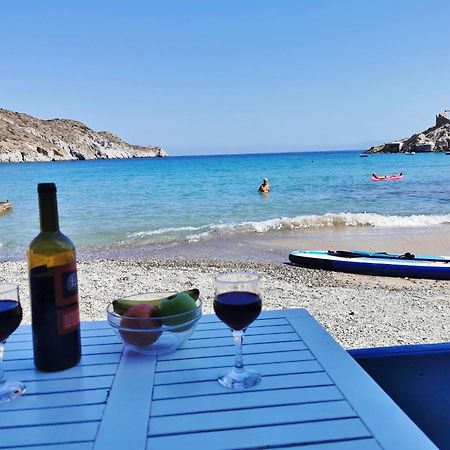 Blue Mare Apartments On The Beach Firopotamos Rom bilde