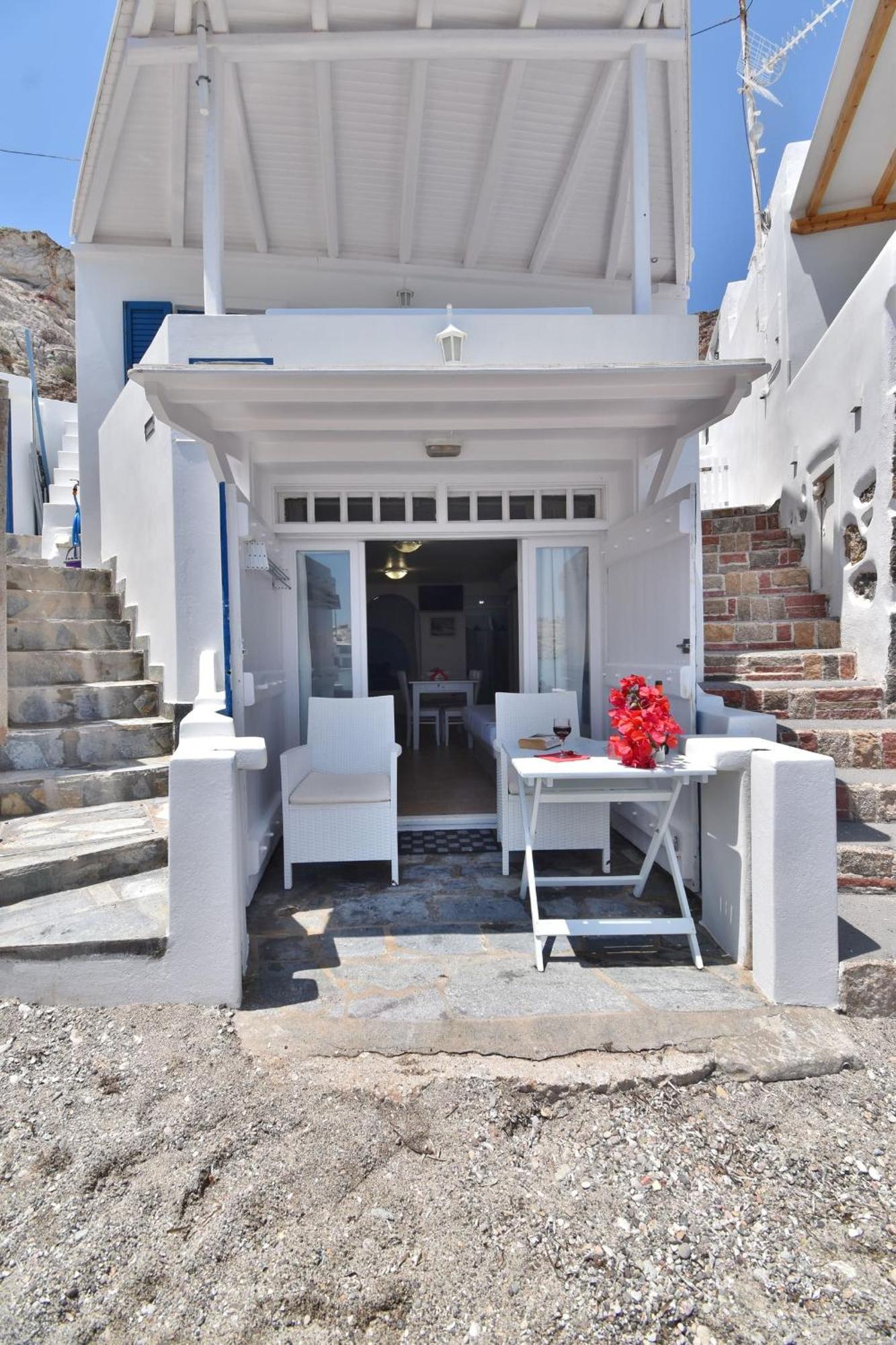 Blue Mare Apartments On The Beach Firopotamos Rom bilde