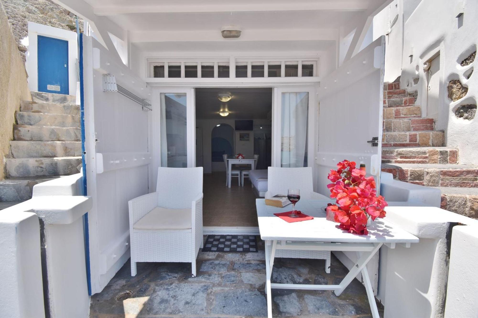 Blue Mare Apartments On The Beach Firopotamos Rom bilde