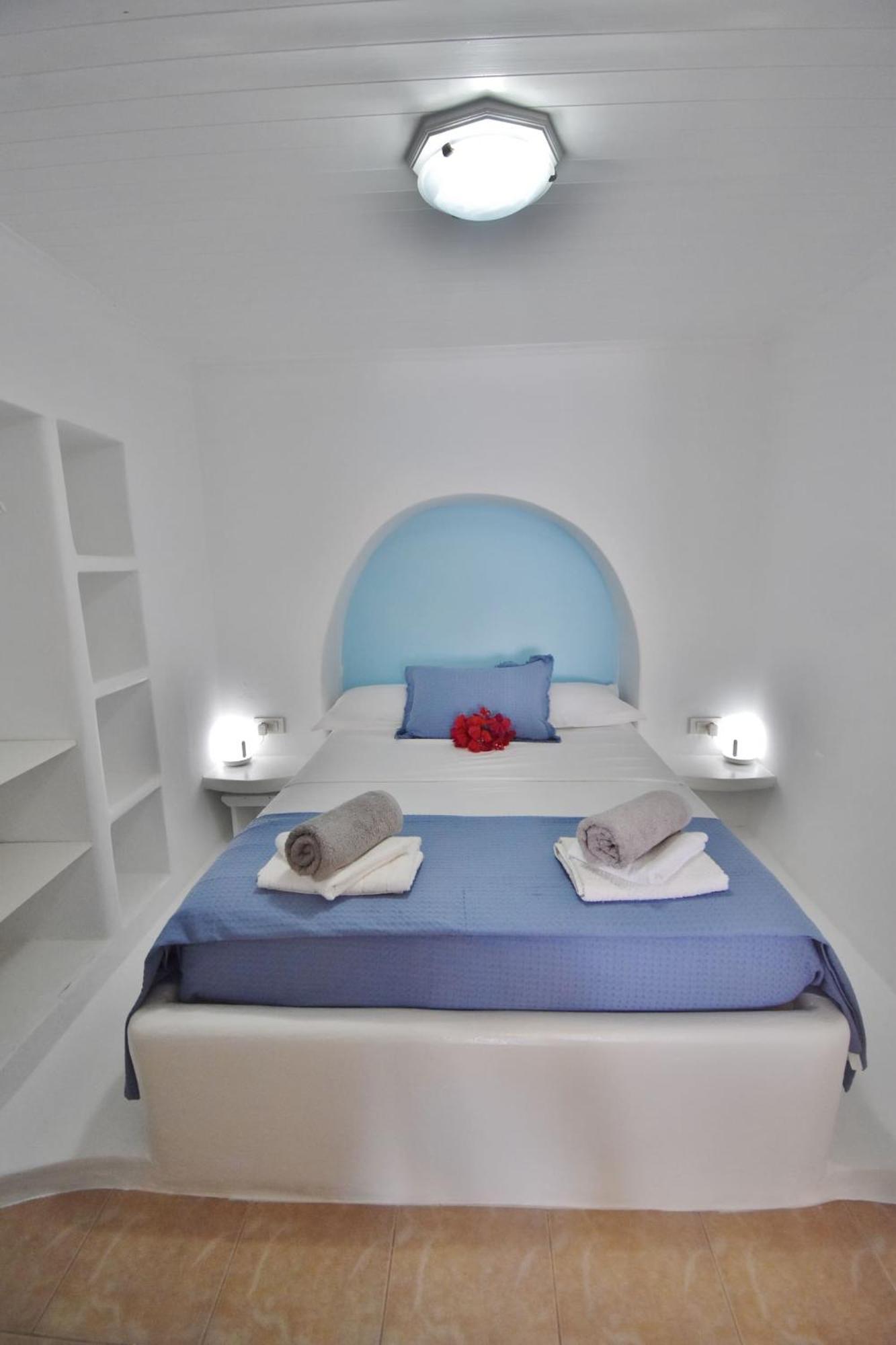 Blue Mare Apartments On The Beach Firopotamos Rom bilde
