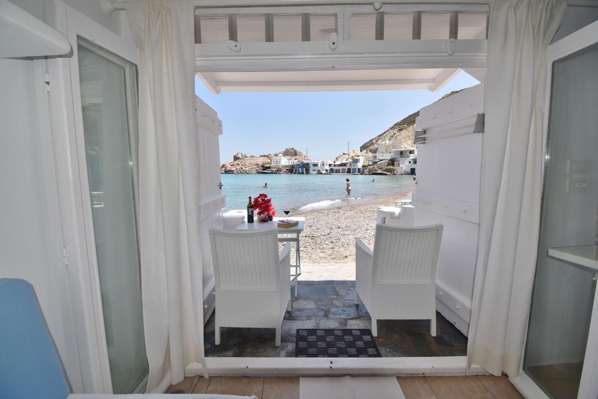 Blue Mare Apartments On The Beach Firopotamos Rom bilde