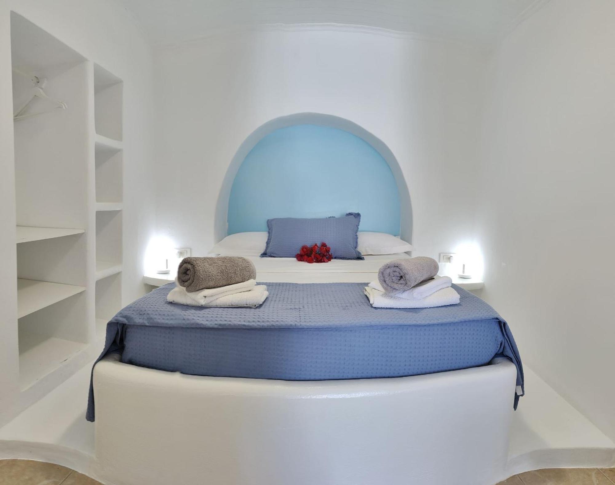 Blue Mare Apartments On The Beach Firopotamos Rom bilde