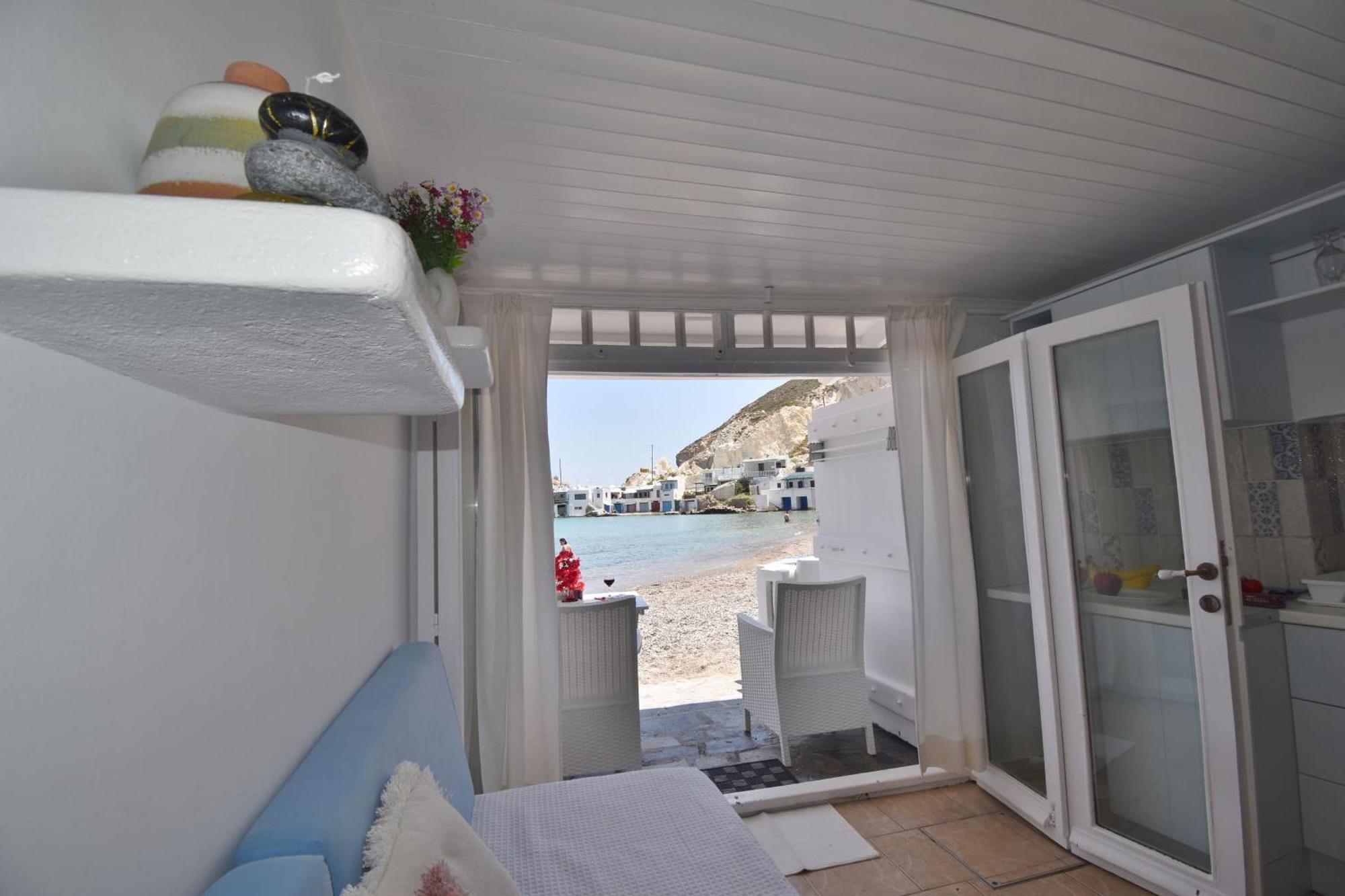 Blue Mare Apartments On The Beach Firopotamos Rom bilde