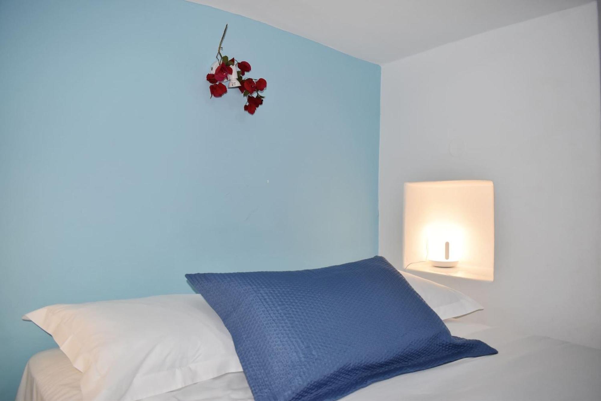 Blue Mare Apartments On The Beach Firopotamos Rom bilde
