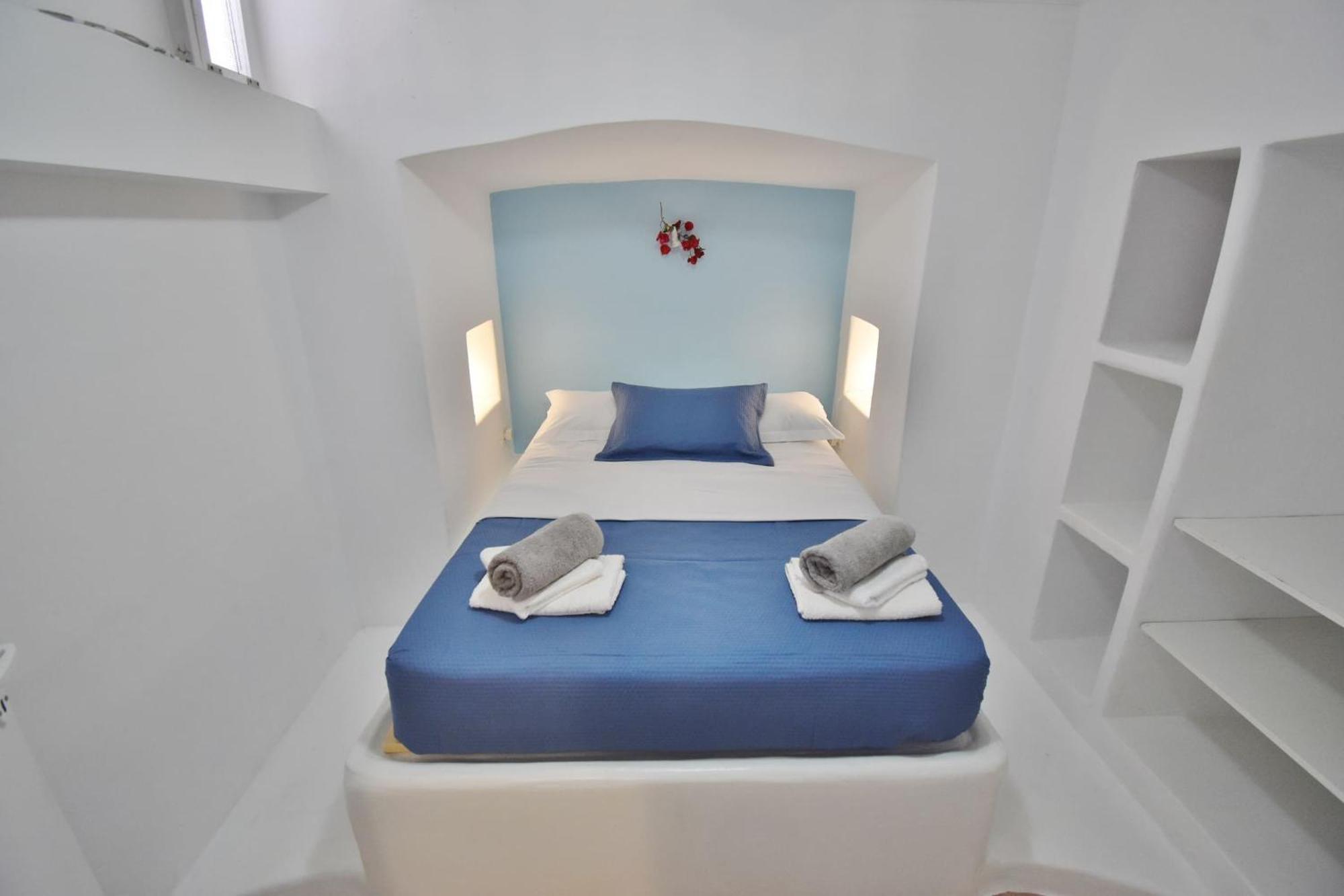 Blue Mare Apartments On The Beach Firopotamos Rom bilde
