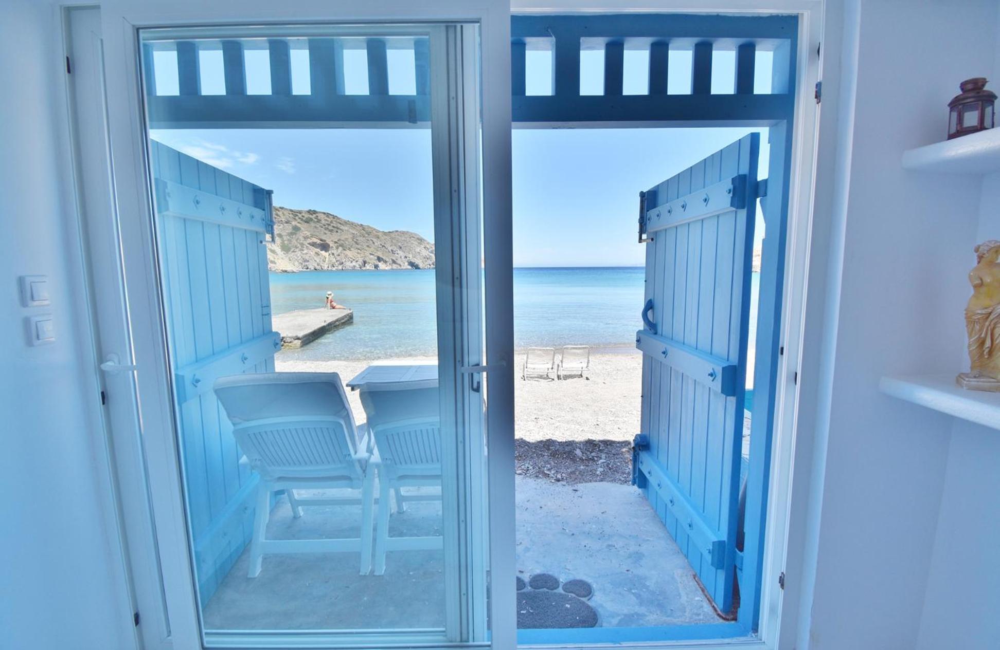 Blue Mare Apartments On The Beach Firopotamos Rom bilde