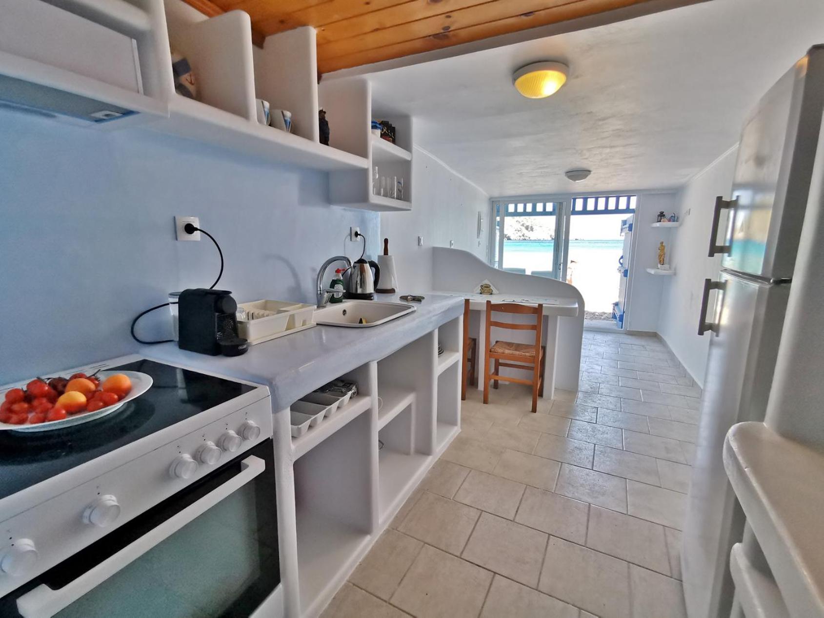 Blue Mare Apartments On The Beach Firopotamos Rom bilde