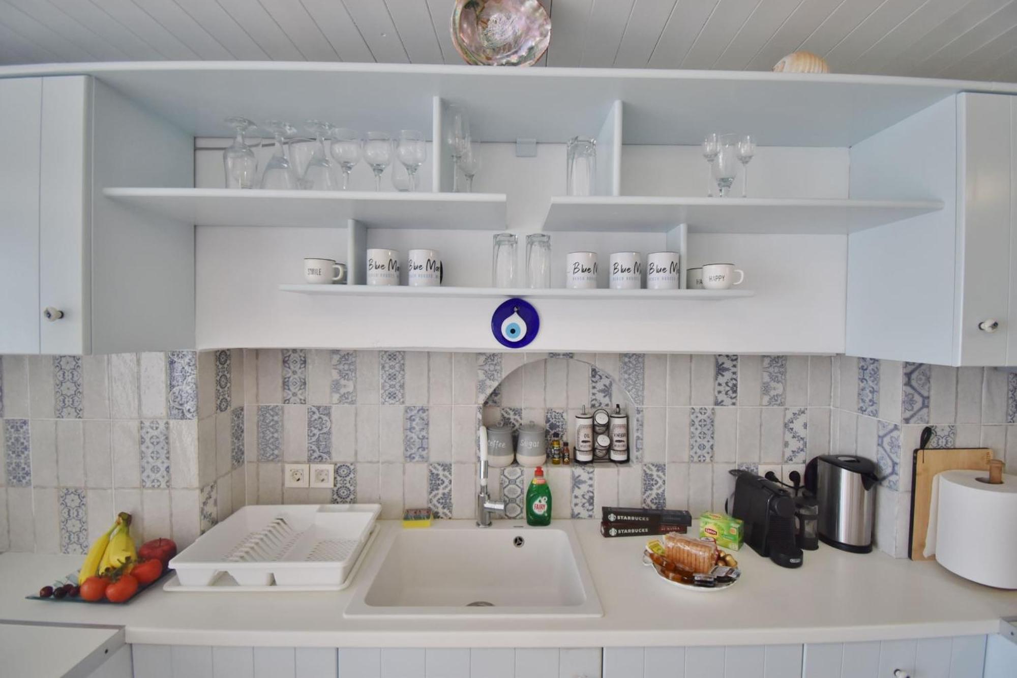 Blue Mare Apartments On The Beach Firopotamos Rom bilde