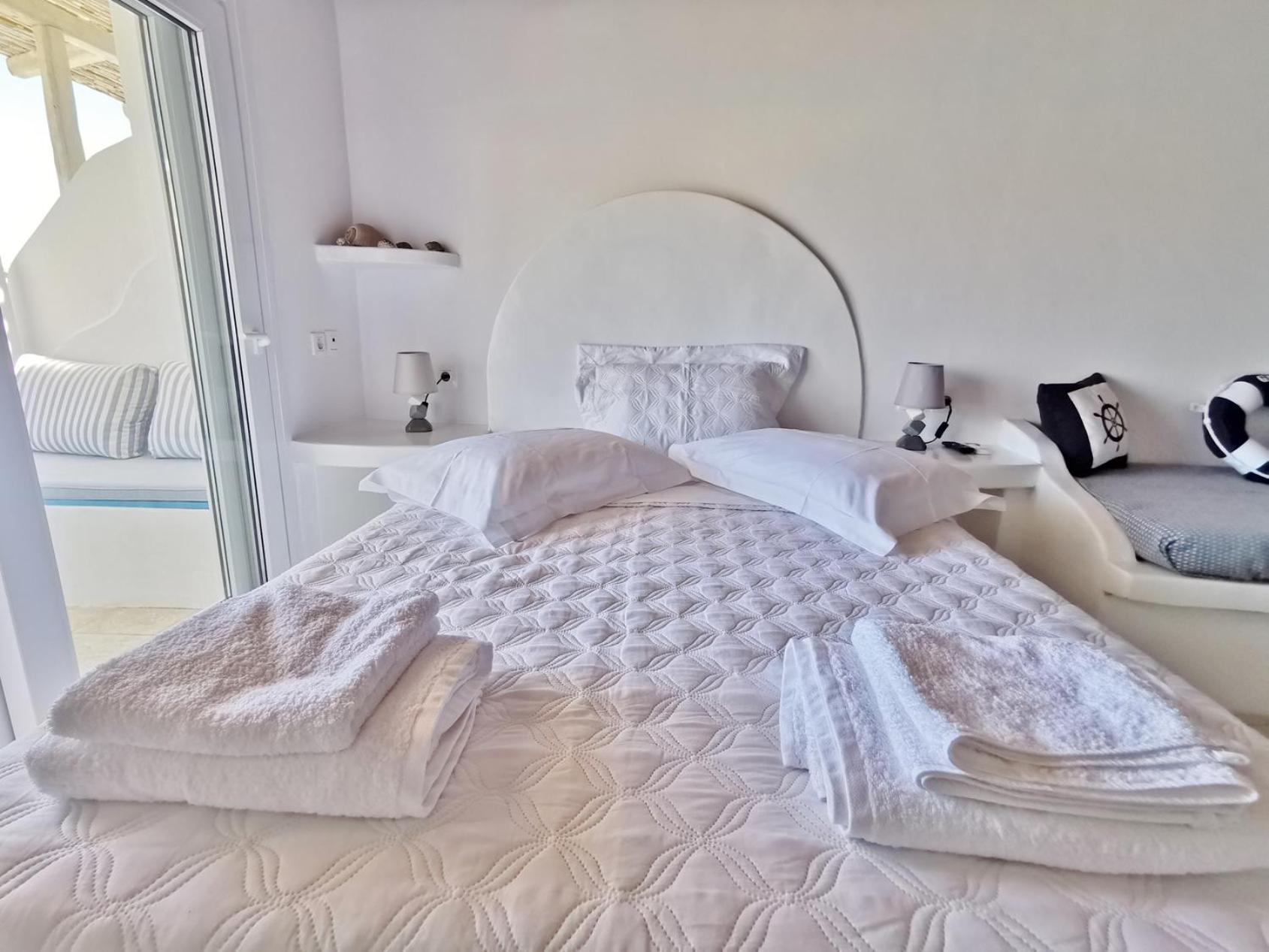 Blue Mare Apartments On The Beach Firopotamos Rom bilde