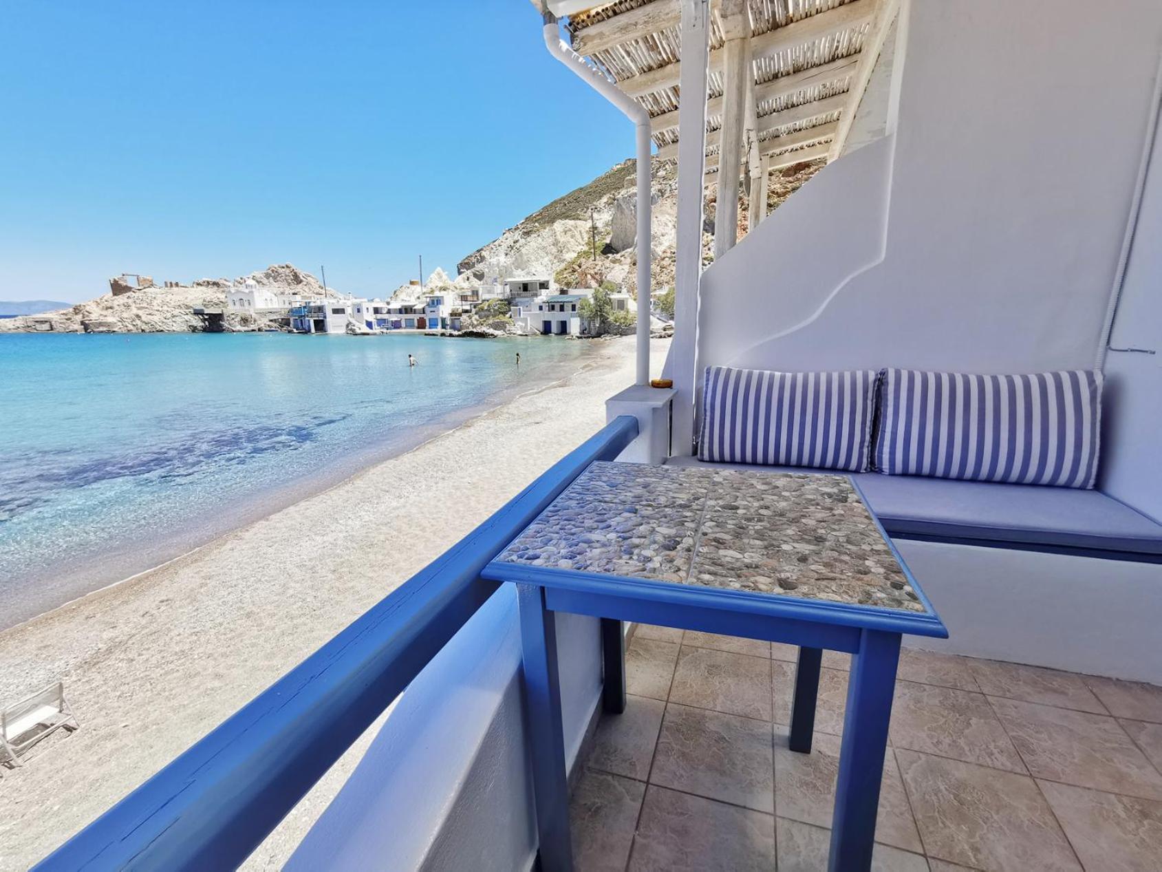 Blue Mare Apartments On The Beach Firopotamos Rom bilde