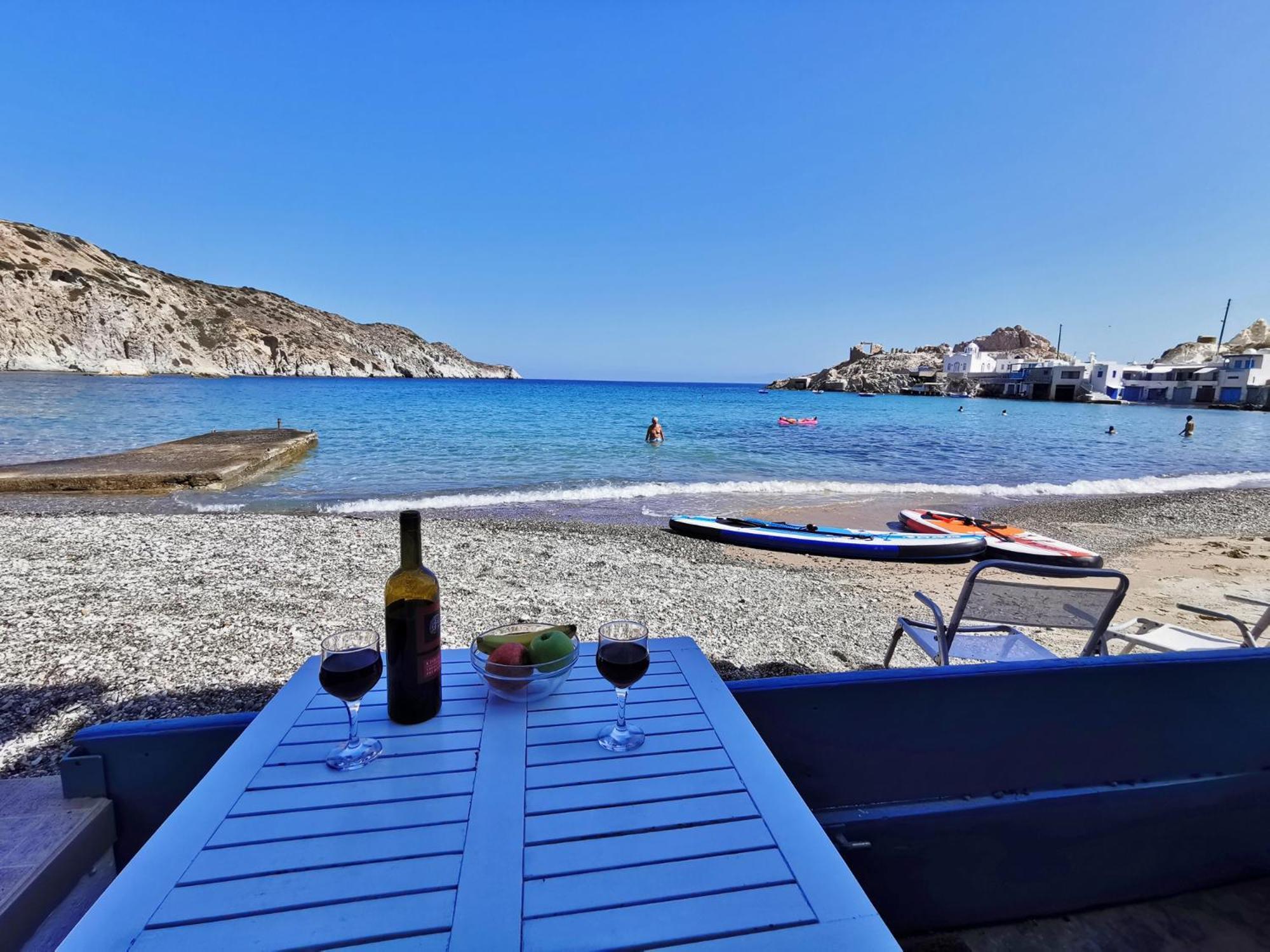 Blue Mare Apartments On The Beach Firopotamos Rom bilde